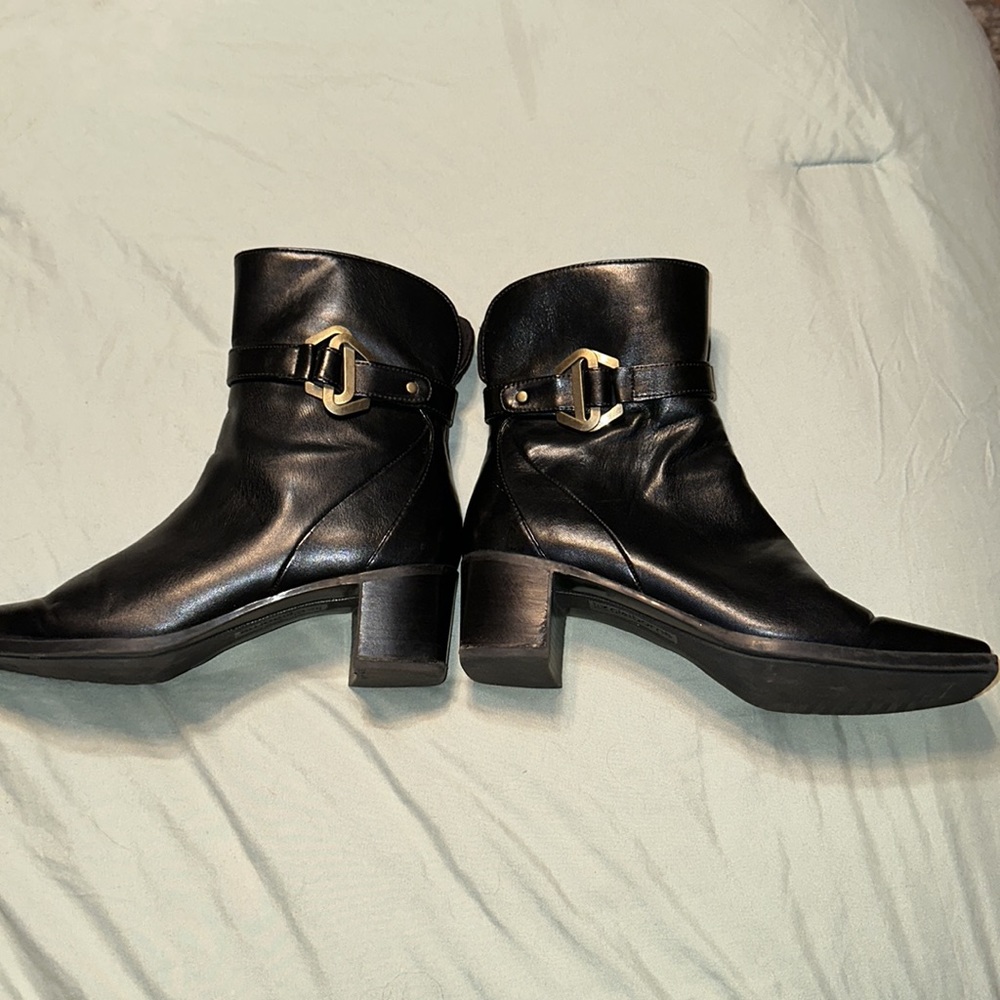 Boots - Picture 3 of 3